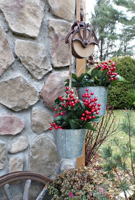 garden, planter, pulley, holiday decor, farm decor, farmhouse, Farmhouse Planter, Farmhouse Yard, Bucket Planters, Farmhouse Landscaping, Spring Decor Diy, Spring Decoration, Farmhouse Garden, Landscape Designs, Christmas Projects Diy