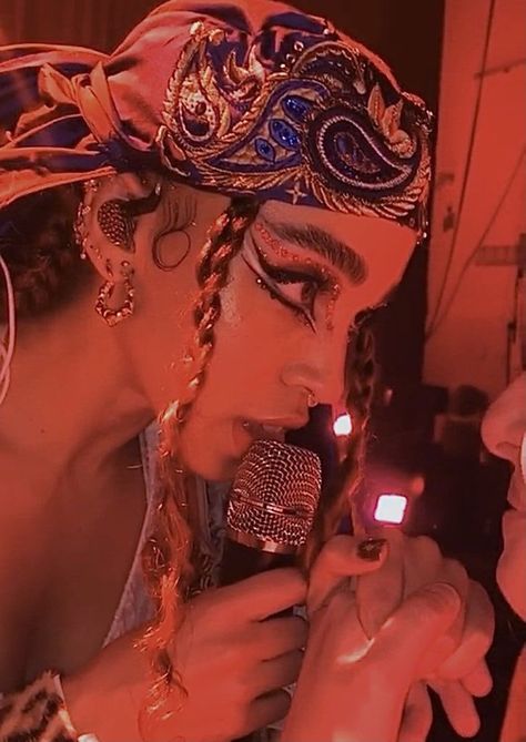 ً on Twitter: "fka twigs… " Look Gatsby, Fka Twigs, I'm With The Band, Pretty Makeup, Artistry Makeup, Aesthetic Makeup, Looks Vintage, Face Art, Makeup Inspo