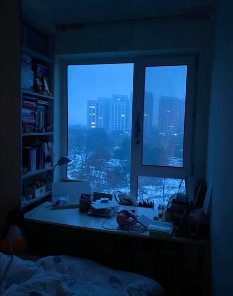 Dream Room Inspiration, Blue Hour, Night Aesthetic, Room Inspiration Bedroom, City Aesthetic, Room Aesthetic, Cool Rooms, الرسومات اللطيفة, Blue Aesthetic