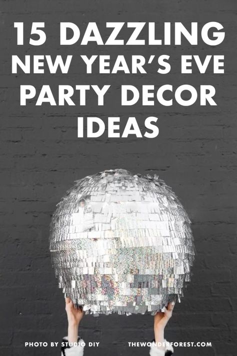 15 Dazzling New Year's Eve Party Decor Ideas - Wonder Forest New Years Eve Window Display, Newyear Party Decoration, Happy New Year Sign Ideas, Easy Diy Nye Decorations, New Years Decorations 2024, New Years 2024 Party, Happy New Year Decoration Ideas Diy, Outdoor New Years Decor, New Year Eve Balloon Decoration