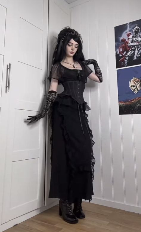 Goth Outfit Female, Goth Prom Pictures, True Goth Outfits, Steampunk Goth Outfits, Bat Sleeves, Prom Goth, Goth Formal Wear, Soft Goth Outfits Aesthetic, Emo Outfits Women