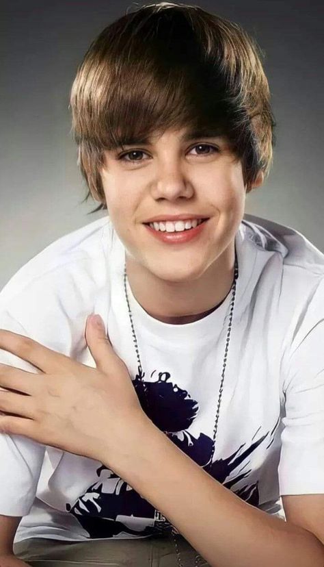 Justin Bieber Young Pictures, Young Justin Bieber, Justin Bieber Aesthetic, 2009 Aesthetic, Justin Bieber 2011, Justin Bieber 2009, Justin Bieber My World, Justin Bieber Photoshoot, Justin Bieber Baby