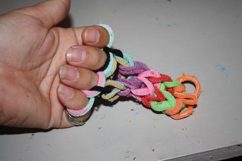 How To Use Loop and Loom Weaving For Different Craft Projects - HubPages Finger Looping, Finger Weaving, Potholder Loom, Small Braids, Operation Christmas Child, Chain Loop, Scrap Fabric, Loom Bracelets, Loom Patterns