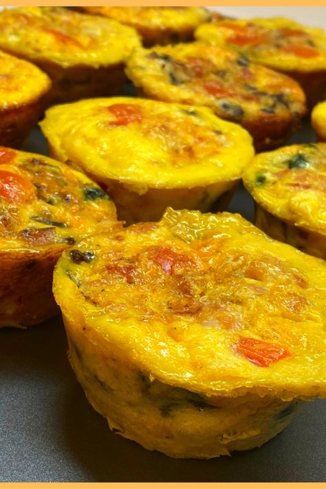 Easy Mini Quiche No Crust Mini Quiche No Crust, Baby Quiche Recipes, Quiche No Crust, Quish Recipes, Easy Mini Quiche, No Crust Quiche, Sausage Quiche Recipes, Breakfasts On The Go, Mini Breakfast Quiche