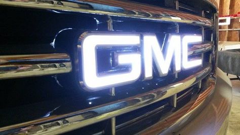 illuminated GMC grill emblem. 2014, 15, 16 & 17? Gmc Truck Accessories, Gmc Logo, Gmc Accessories, Gmc Trucks Sierra, Gmc Denali, Gmc Motorhome, Truck Mods, Gm Trucks, Gmc Truck