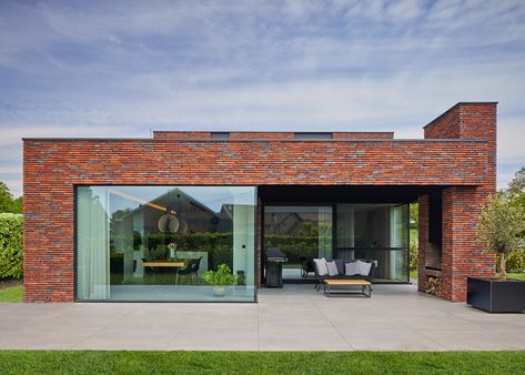 house cn • ArchitectureStudio Segers Modern Brick House Exterior, Modern Brick House, Loft Style Apartments, Tiny House Loft, Casa Country, Building House Plans Designs, House Extension Design, Modern House Facades, House Arch Design