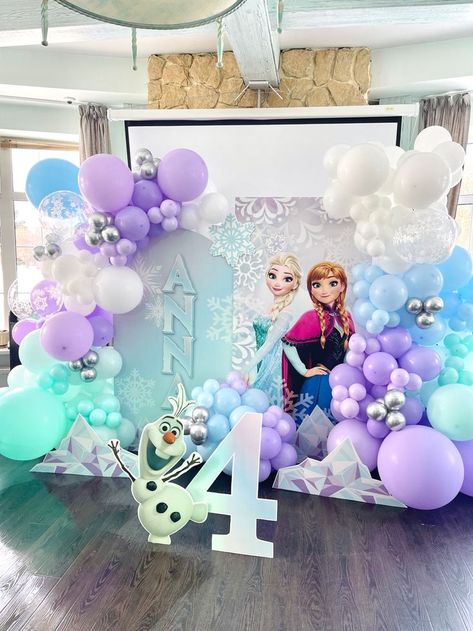 Frozen Theme Party Decorations, Diy Wedding Welcome Sign, Balloon Hacks, Frozen Birthday Party Decorations, Elsa Birthday Party, Frozen Theme Cake, Frozen Bday Party, Frozen Birthday Theme, Elsa Birthday