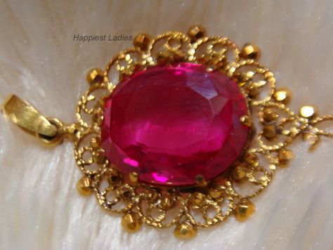 Pink Stone - Gold Artistic Rim Pendant ~ Happiest Ladies Gold Stone Pendant Designs, Big Stone Pendants In Gold, Stone Lockets Pendants, Stone Pendants Gold, Stone Pendent Designs Gold, Stone Pendent Designs, Stone Pendant Design, Gold Pendant Designs, Bridal Jewelry Sets Brides