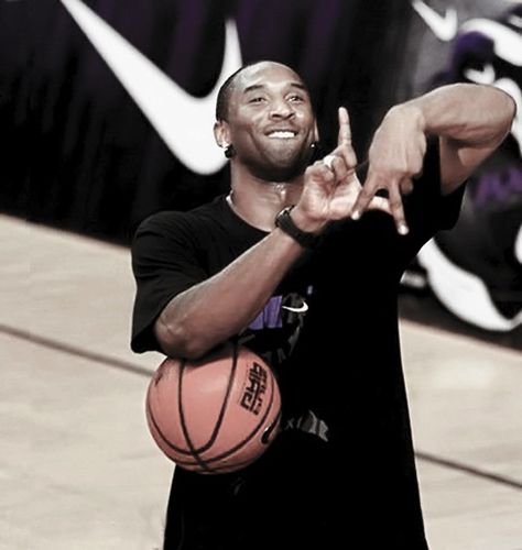 luv his smile so much:)     #kobe #LA #basketball #nba #dream Kobe Bryant Family, Kobe & Gigi, Kobe Bryant Nba, Kobe Bryant Pictures, Kobe Bryant Black Mamba, Bola Basket, Kobe Bryant Wallpaper, Lakers Basketball, Basketball Photography