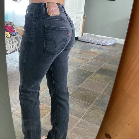 Black Levis! Worn A Few Times. Like Brand New. Says Size 32 But I Wear 6 And They Fit Me. Black Levi Jeans Outfits, 501 Levis Women Outfits, Levis Jeans Black, Levi Jeans Outfit, Levis Jeans 501, Levis Black Jeans, Hollister Clothes, Levis 501 Black, Levi Bootcut Jeans