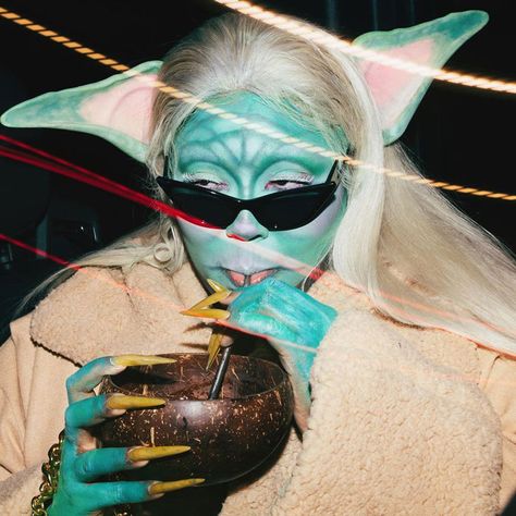 20 Celebrities Who Won Halloween 2021 | DeMilked Movie Character Ideas, Pun Costumes, Halloween Costumes Women Creative, Yoda Costume, Halloween Puns, Celebrity Costumes, Black Halloween Dress, Halloween Traditions, Celebrity Halloween Costumes