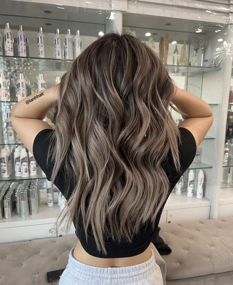 Brown Grown Out Roots, Ashy Dimensional Brunette, Brown Hair Ash Highlights, Light Ash Brown Hair Balayage, Mushroom Brown Hair With Highlights, Mushroom Brown Hair Color Balayage, Mushroom Balayage Brunette, Root Melt Brunette To Blonde, Dimensional Brown