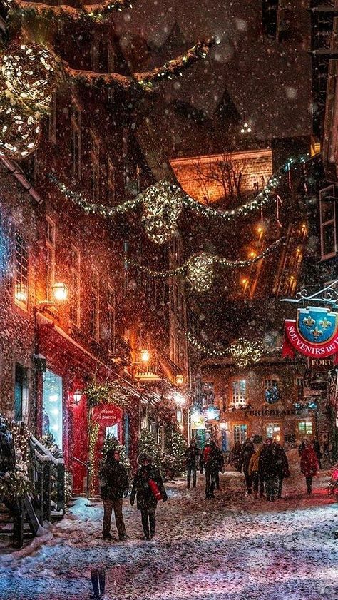 Quebec City Christmas, Christmas Canada, Canada Quebec, Christmas Aesthetic Wallpaper, New Year Wallpaper, Christmas Town, Quebec City, Christmas Scenes, Most Beautiful Cities