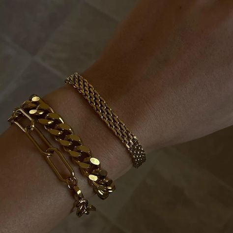 Tiffany Bracelets, Antique Jewellery Designs, Bracelets Design, Gold Bracelet For Women, Beaded Jewels, Woven Bracelet, Jewelry Accessories Ideas, Gold Bracelets, Mesh Bracelet