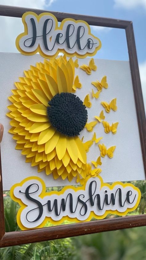 School House Board Decoration Ideas, Yellow Day Theme For Preschool, Paper Cut Flowers, Classroom Board Decoration, Board Decoration Ideas School, Sunflower Board, Class Board Decoration, Sunflower Paper Craft, Sunflower Decorations