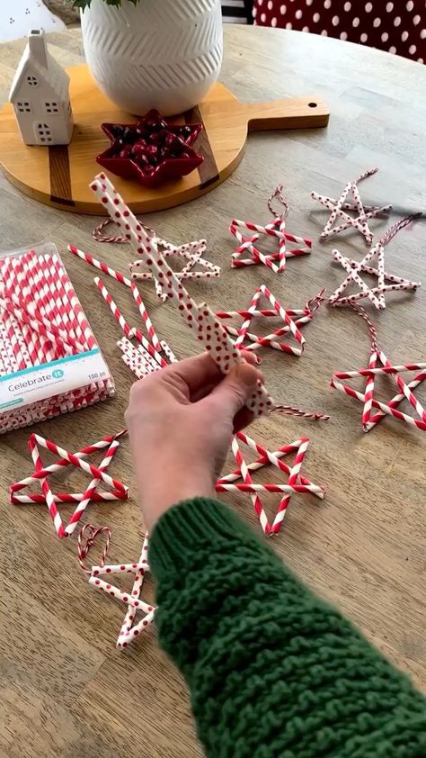 Diy Christmas Star, Brenda Lee, Handmade Christmas Crafts, Holiday Crafts Christmas, Christmas Ornament Crafts, Christmas Deco, Xmas Crafts, Christmas Crafts Diy, Diy Christmas Ornaments