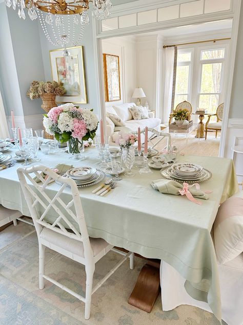 Grand Millennial Tablescape, Chinoiserie Chandelier, Dining Room Chairs Farmhouse, Grand Millennial Living Room, Tablecloth Napkins, French Inspired Home, Chandelier Dining Room, Grandmillenial Style, Farmhouse Table Decor