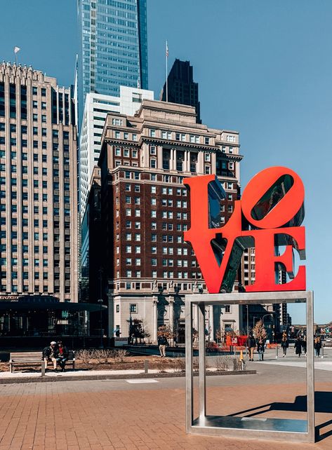 Philadelphia's famous LOVE sculpture Downtown Philly Aesthetic, Love Philadelphia, Philadelphia Landmarks, Love Park Philadelphia, Philadelphia Aesthetic, Philadelphia Trip, Rj Tattoo, Trip To Philadelphia, Philadelphia Travel