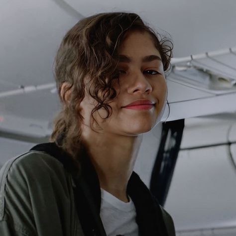 #michellejones #MJ #spiderman #spidermanfarfromhome #zendaya #icons Mj Icons Spiderman, Mj Jones, Sheila Bennett, Zendaya Mj, Mj Spiderman, Spiderman Au, Prettiest Women, Michelle Jones, Spiderman Characters