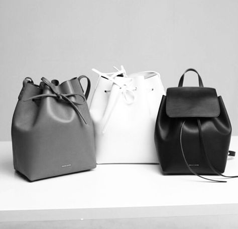 Large Tote Black Mansur Gavriel Bucket Bag, Chic Minimalista, Mansur Gavriel Bag, Style Gothic, Handbag Heaven, Minimal Chic, Mansur Gavriel, Black Bag, Beautiful Bags