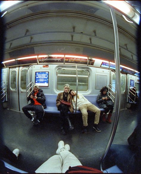 People On Train Photography, Nyc In The 90s, 90s Life Aesthetic, New York Subway Photography, Subway Pictures Aesthetic, Nyc Brooklyn Aesthetic, Ny Subway Aesthetic, Nyc Train Aesthetic, Nyc 90s Aesthetic