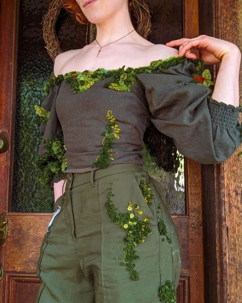 New video will premiere in 1 hour!! The Q&A is half the video and the other half is MOSS BABYYYY. EMBROIDERED moss 🪡🌿 #cottagecore #cottagecoreootd #whimsical #designer #costumedesigner #cosplay #mosscore #fairycore #artreference #artistsoninstagram Embroidered Moss On Clothes, Moss Embroidery On Clothes, Fairy Shirt Diy, Moss Fairy Costume, Moss Corset, Mosscore Aesthetic, Green Cottagecore Outfit, Cool Fantasy Outfits, Mosscore Outfit