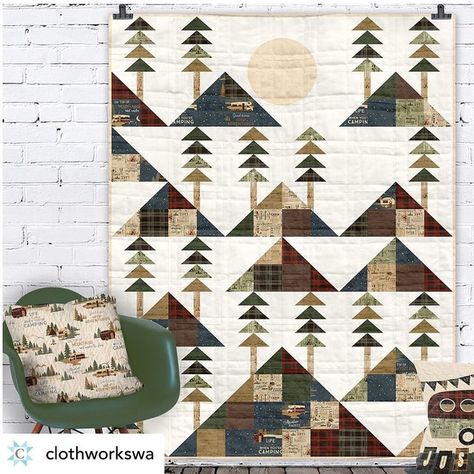 Mountain Quilt Pattern, Tree Quilts, Mountain Quilts, Fabric Postcards, Landscape Quilts, Living The Dream, Fall Quilts, Star Quilt Patterns, Mountain Lodge