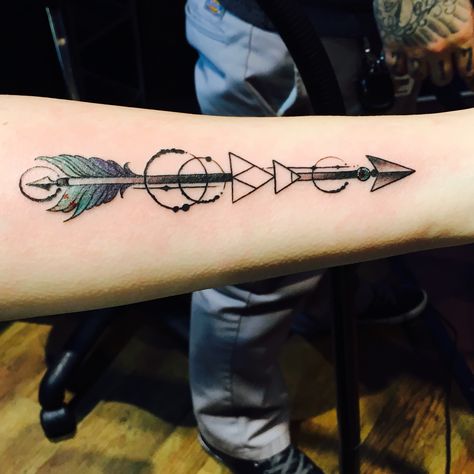 Crow Facts, Bow And Arrow Tattoo, Pulse Tattoo, Arrow Tattoo Finger, Arrow Tattoo On Wrist, Sagittarius Tattoo Designs, Arrow Tattoos For Women, Justice Tattoo, Tattoo Diy