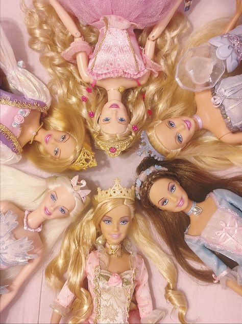 Barbie dolls movie princess Barbie Nostalgia, Princess Barbie Dolls, Barbie 2000, Barbie Collector Dolls, Barbie Cartoon, Doll Aesthetic, Princess Pictures, Im A Barbie Girl, The 2000s