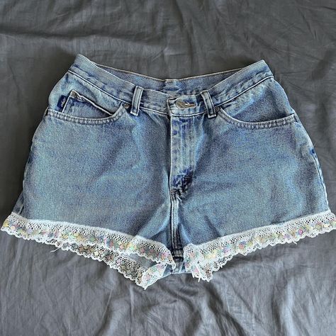 Look what I just found on Depop 🙌 https://depop.app.link/vpFHw5W6rzb Local Art, Upcycled Denim, Art Market, Denim Shorts, Pastel, Lace, Free Shipping, Clothes, Art