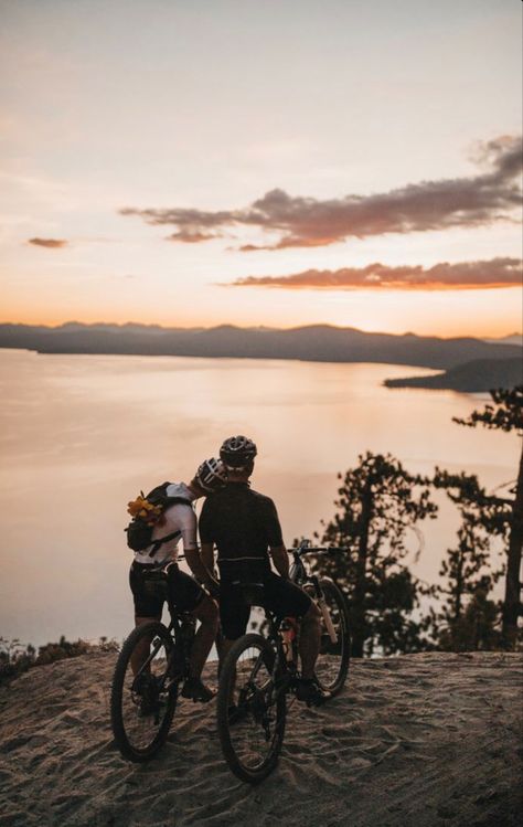 Couple Bike Ride, Mtb Aesthetic, Velo Aesthetic, Cycling Aesthetic, Biking Aesthetic, Bicycle Aesthetic, Mountain Biking Photography, Bike Couple, Cycling Photography