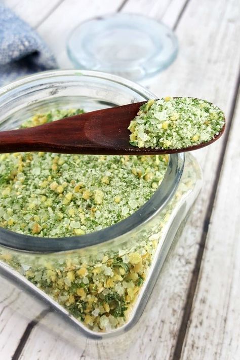 This Basil Salt is amazing on just about everything - chicken, salads, garlic bread, pasta and more! Infused with fresh basil and dried garlic, this seasoned salt also makes a wonderful gift. #foodgifts #jugglingactmama #homemade Garlic Bread Pasta, Ranch Seasoning Recipes, Dry Buttermilk, Infused Salt, Grilled Chicken Recipes Easy, Basil Salt, Homemade Ranch Seasoning, Dry Ranch Seasoning, Chicken Salads