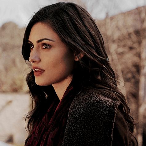 Hayley Marshall Gifs, Me Characters, Hailey Marshall, Phoebe Tonkin Gif, Hayley The Originals, Hayley Marshall, Clary Fray, Swan Song, Phoebe Tonkin