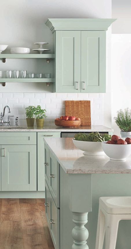 Kitchen With Green Cabinets, Mint Kitchen, Rustic Farmhouse Kitchen Cabinets, Green Kitchen Designs, Model Dapur, Beautiful Kitchen Cabinets, Kabinet Dapur, Best Kitchen Cabinets, Green Kitchen Cabinets