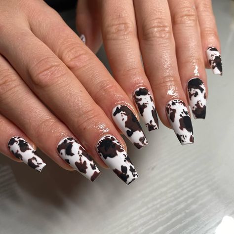 Posted by Zoe Scott: Welcome, fashion aficionados, to a journey through the latest trend in nail art: cow print designs. This blog post explores 50 of the freshest and mos... Coffin Cow Print Nails, Cowhide Nails, Cow Nails Designs, Cow Print Nails, Cow Spots, Cow Nails, Matte Pink, Pink Cow, Milk Cow