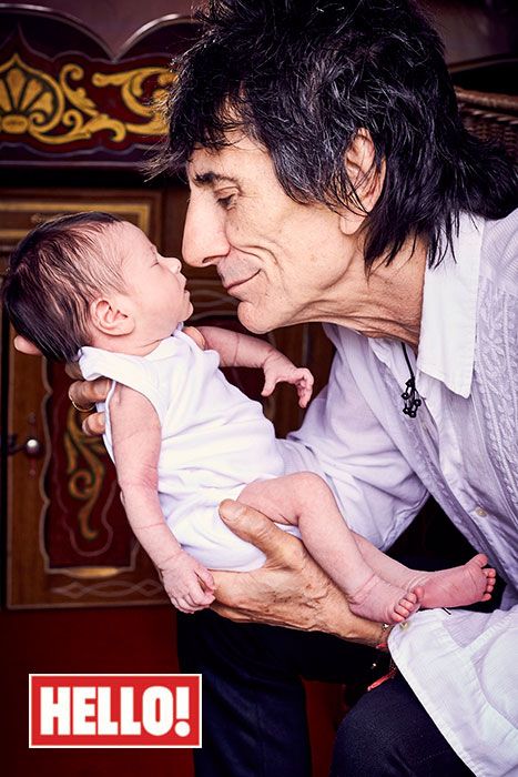 Jo Wood, Twin Daughters, David Wood, Rollin Stones, Ron Woods, Famous Moms, Ronnie Wood, Baby Shoot, People Funny