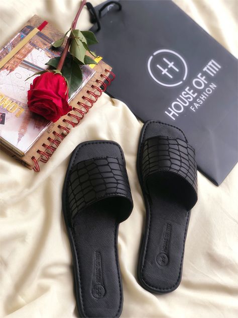 Palm Slippers For Ladies, African Slippers, Palm Slippers, Croc Slides, Slippers For Ladies, Women Slippers Fashion, Clothing Business, Handmade Slippers, Best Flats