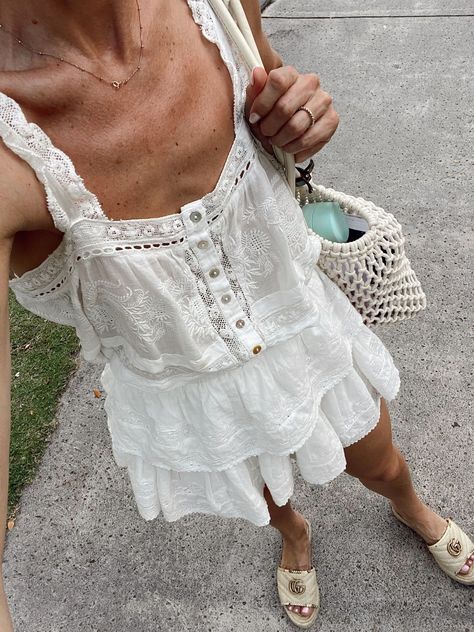 White Beach Outfits, Sully Top, Lace White Skirt, Vacation Dinner Outfit, Hawaii Outfit, Vacation Dinner, Styled Outfits, Thrift Inspo, White Lace Skirt