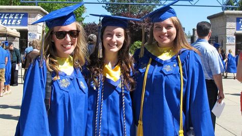 How To Wear A Graduation Cap In 3 Steps You Can Definitely Handle On The Last Day Of College How To Wear Grad Cap, How To Wear A Graduation Cap, How To Make Grad Cap Look Good, How To Fix Graduation Cap, How To Wear Graduation Cap, Grad Cap Hacks Headband, Graduation Cap Hacks Headband, Last Day Of College, I Almost Gave Up Graduation Cap