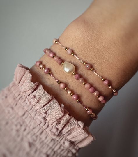 The bracelet is made of natural stones - rhodonite, rhodonite with champagne zircon or rhodonite with a natural pearl and gold-plated silver 925 balls. They are located on an extremely durable silk thread. The bracelet is adjusted by using a movable, gold-plated ball on the back. Thanks to this, we can adjust the size perfectly under our hand. The bracelet will fit wrists with a circumference of 12 - 20 cm. It is a minimalist accessory that has a lot of character at the same time. It will look b Ankle Bracelets Diy, Minimalist Accessories, Metalsmithing Jewelry, Bracelets Design, Bead Charms Diy, Natural Stone Bracelets, Bracelet Diy, Handmade Beaded Jewelry, Bracelet Crafts