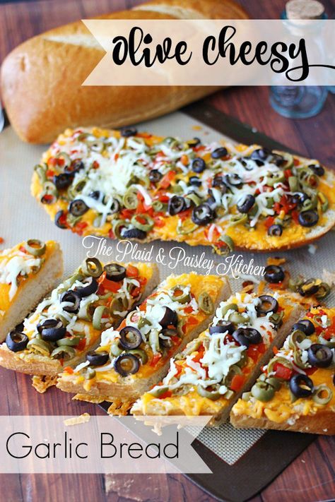 Olive Cheesy Garlic Bread - My Recipe Magic Classic Appetizers, Healthy Muffin Recipes, Cheesy Garlic Bread, Eating Alone, Tailgate Food, Dinner Appetizers, Healthy Appetizers, Sandwich Recipes, Garlic Bread