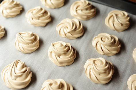 Coffee Meringue Cookies, Merangue Recipe Cookies Easy, Spiced Meringue Cookies, Mirangue Cookies, Cookie Meringue, Coffee Meringue, Forgotten Cookies Meringue, Cookies Meringue, 30 Cookies