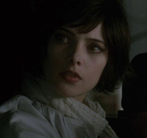 Alice Cullen, Twilight New Moon, New Moon, Moon