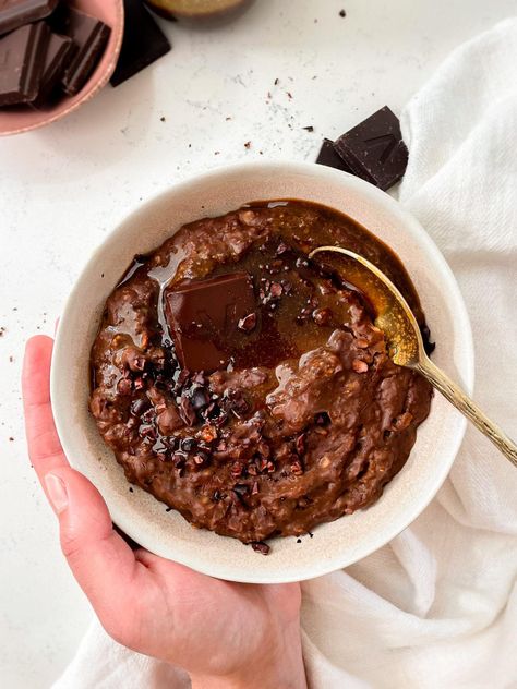 Brownie Batter Oatmeal, Healthy Chocolate Oatmeal, Hot Chocolate Oatmeal, Healthy Salted Caramel, Dark Chocolate Oatmeal, Salted Caramel Syrup, Cashew Milk Recipe, Best Ever Brownies, Oatmeal Bowl