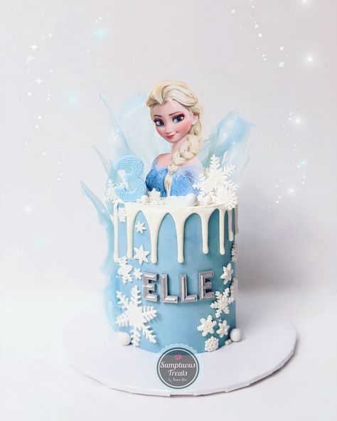 Cake Frozen Birthday Ideas, Elsa Frozen Birthday Cake, Frozen Cakes Birthday, Elsa Birthday Cake Frozen, Frozen Cake Ideas Birthdays, Simple Frozen Theme Cake, Elsa Cake Ideas, Cake Elsa Frozen, Elsa Theme Cake