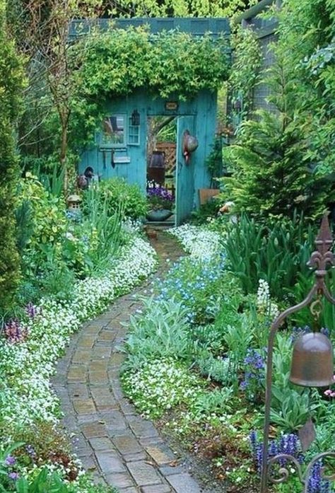 16 Cottage Gardens That Will Take You To Another World – Page 6 of 16 – InspireMore Funny Vine, Backyard Gardens, Side Yards, Courtyard Gardens Design, Cottage Garden Design, Stone Pathway, The Secret Garden, Pergola Patio, Garden Pathway