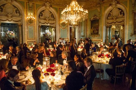 Formal Gathering Aesthetic, Royal Dinner Aesthetic, Victorian Party Aesthetic, Victorian Era Party, Old Money Dinner Party, Fancy Family Dinner Aesthetic, Old Money Dinner Party Aesthetic, Extravagant Dinner Party, Formal Party Aesthetic