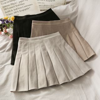 Buy Lemongrass High-Waist Pleated Mini Skirt at YesStyle.com! Quality products at remarkable prices. FREE Worldwide Shipping available! Affordable Leggings, High Waisted Mini Skirt, Rok Mini, Fashion Bottoms, Pleated Skirts, Outfit Jeans, Pants And Leggings, Plaid Skirt, Cute Skirts