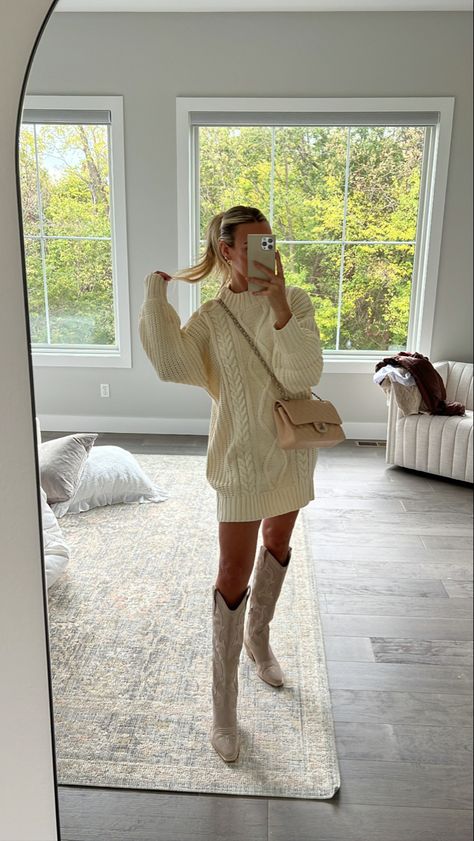 Call Sweater Outfit, Over Sized Sweater Dress Outfit, Classy Sweater Dress Outfit, Christmas Dinner Outfit Classy Casual, Bodycon Sweater Dress Outfits, Western Sweater Dress Outfits, Sweater Dress Winter Outfits, Christmas Sweater Dress Outfit, Sweater Dresses Outfits