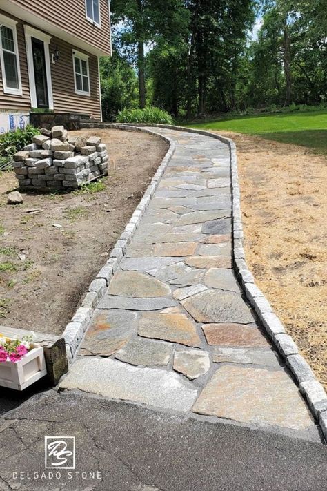 Exterior Design Walkway Inspiration Front Walkway Landscaping, Flagstone Path, Backyard Walkway, Walkway Landscaping, Outdoor Walkway, Pathway Landscaping, Paver Walkway, Diy Cushions, Flagstone Patio